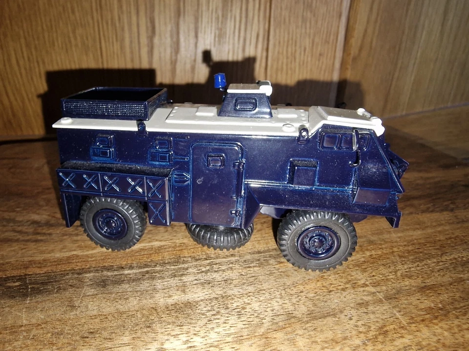 ROXLEY MODEL ASAM GKN SAXON APC HONG KONG POLICE 1/48 Scale White Metal Built - Image 3 of 4