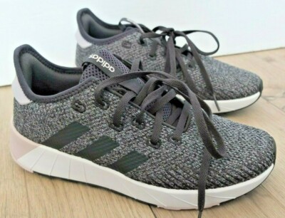 * adidas QueStar X BYD Sneaker Gr. 36 US 5 UK 3,5 FR 36 NEU Grau Ortholite Float