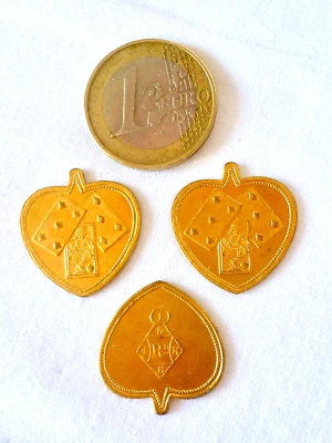 3 JETONS ANCIENS COEUR CARTES À JOUER - Photo 1/4