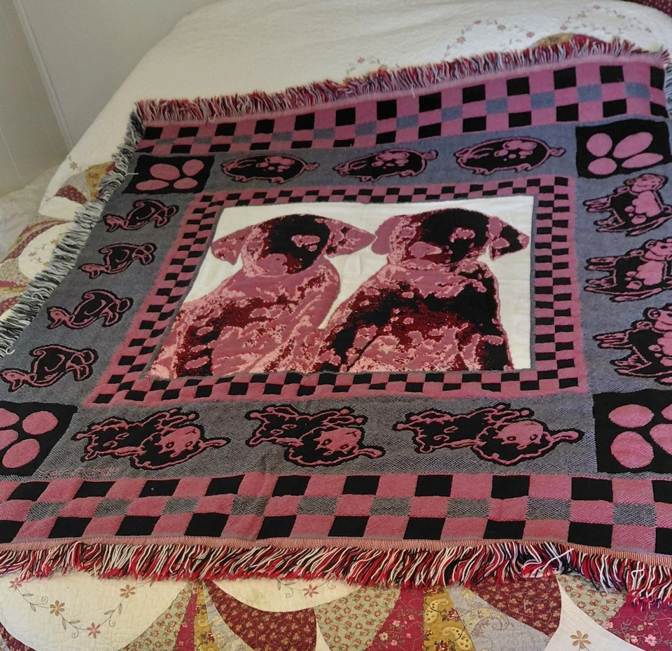 Disney 101 Dalmations Woven Acrylic Throw. Black/red/white. 47in. x 52 in. - Image 4 of 4