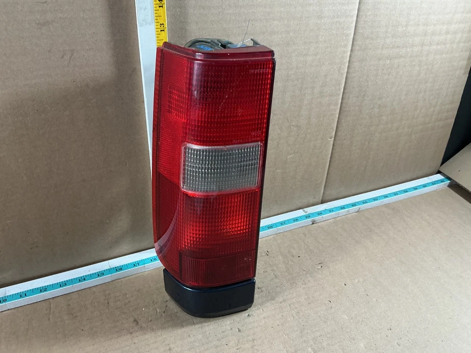 Luz trasera izquierda lado del conductor Volvo V70 1998-2000 3512865 OEM Foto 3 de 4