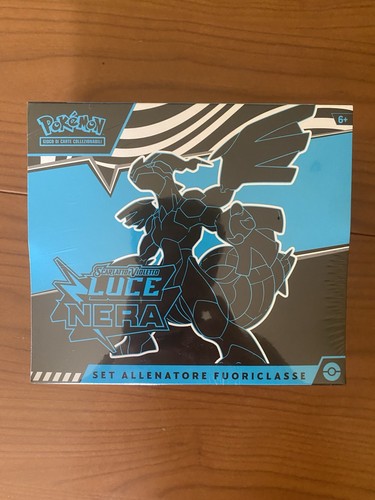 Set Allenatore Fuoriclasse ETB Pokémon Luce Nera Sealed Sigillato Ita ...