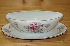 Noritake Verna Platinum Trim Gravy Boat or Sauce Bowl with Underplate, 9 1/4"