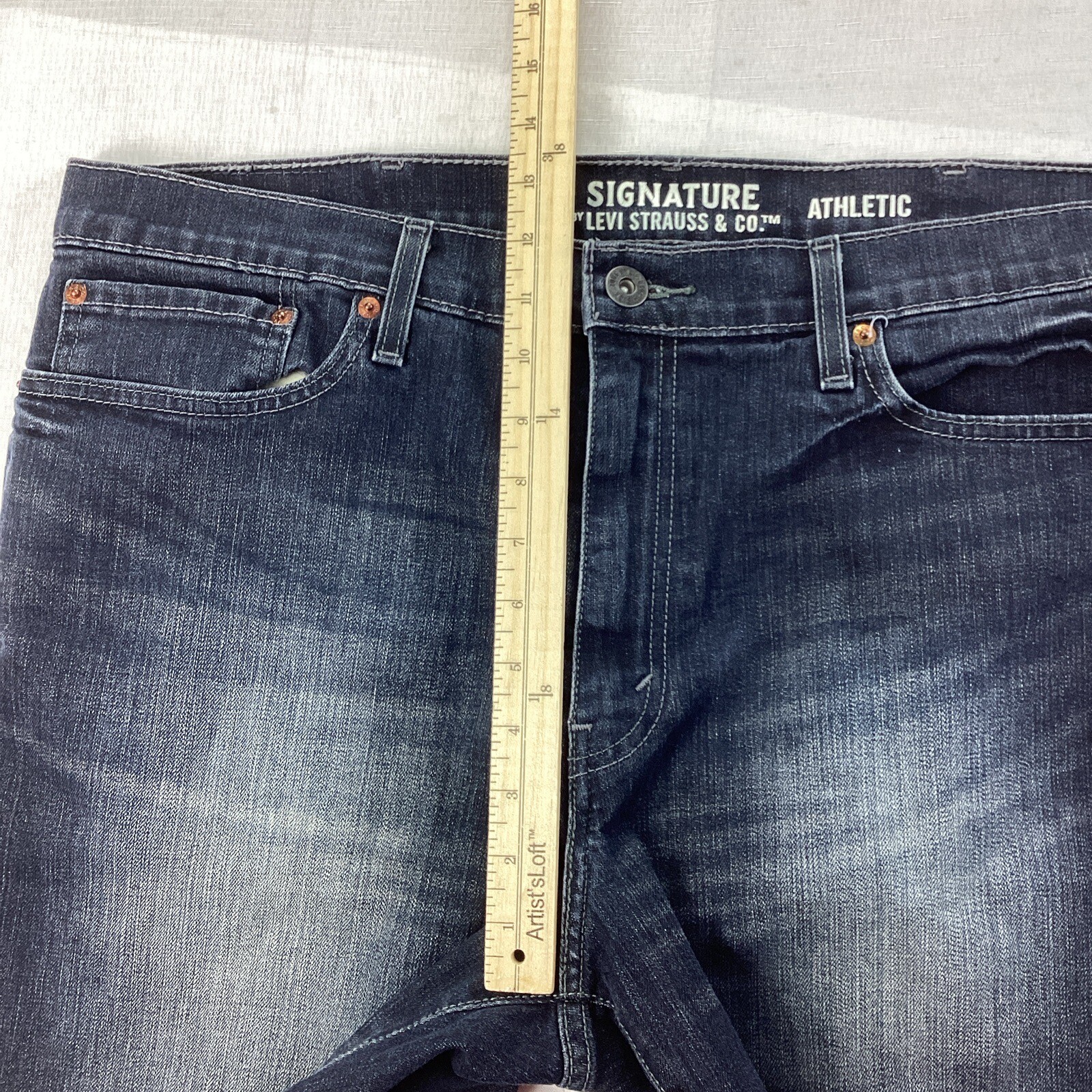 Levi’s Signature Athletic Fit Jean Shorts Men’s Size … Gem