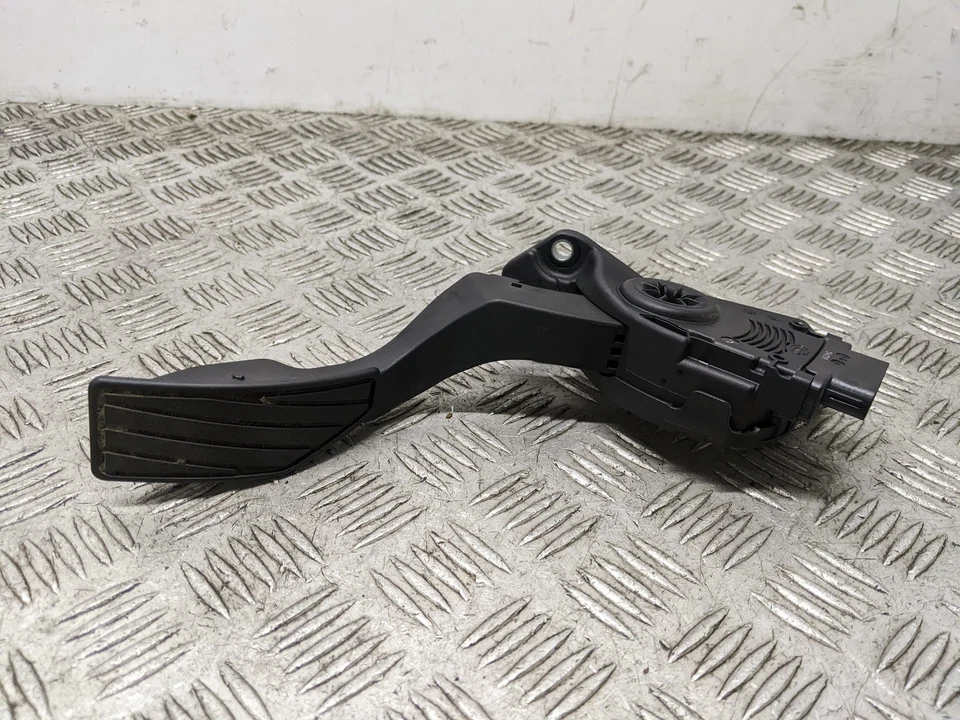 Pedal acelerador Suzuki Sx4 Aerio Mk1 escotilla 5 puertas 2010-2011 49400-79J40 Foto 2 de 4