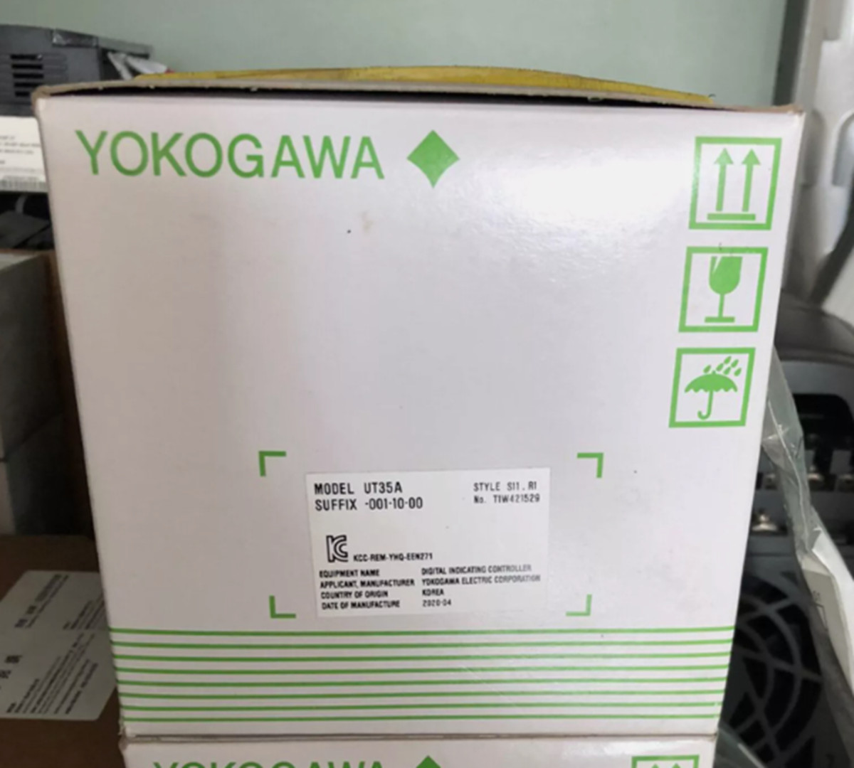 New Yokogawa UT35A-001-10-00