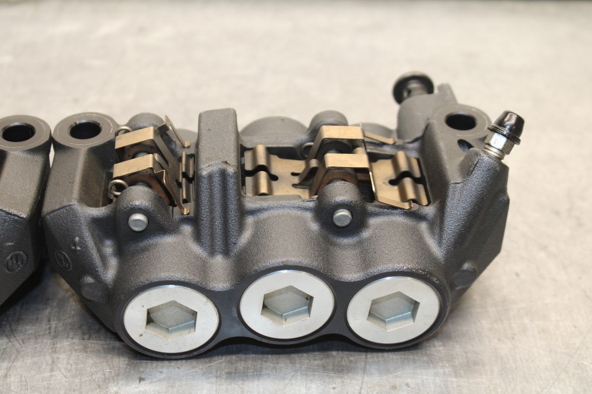 パーツ Yamaha Fz1 2006-2014 original calipers パーツ Yamaha Fz1 2006-2014 original calipers 06-15 Yamaha
