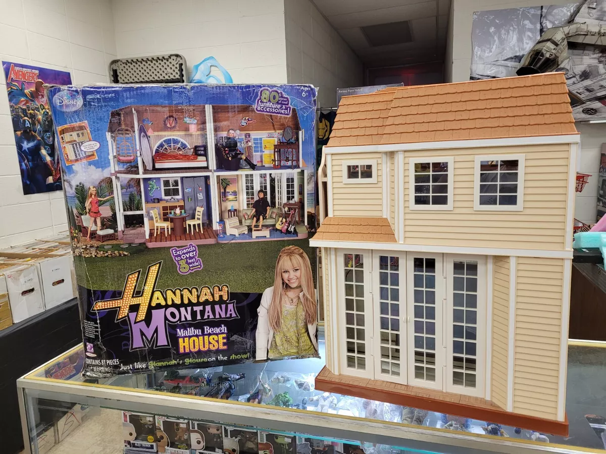 2008 Hannah Montana Malibu Beach House - Set of 2 - Living Room