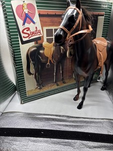 Pedigree vintage Sindy en boîte 33 cm alezan # 44569 à l