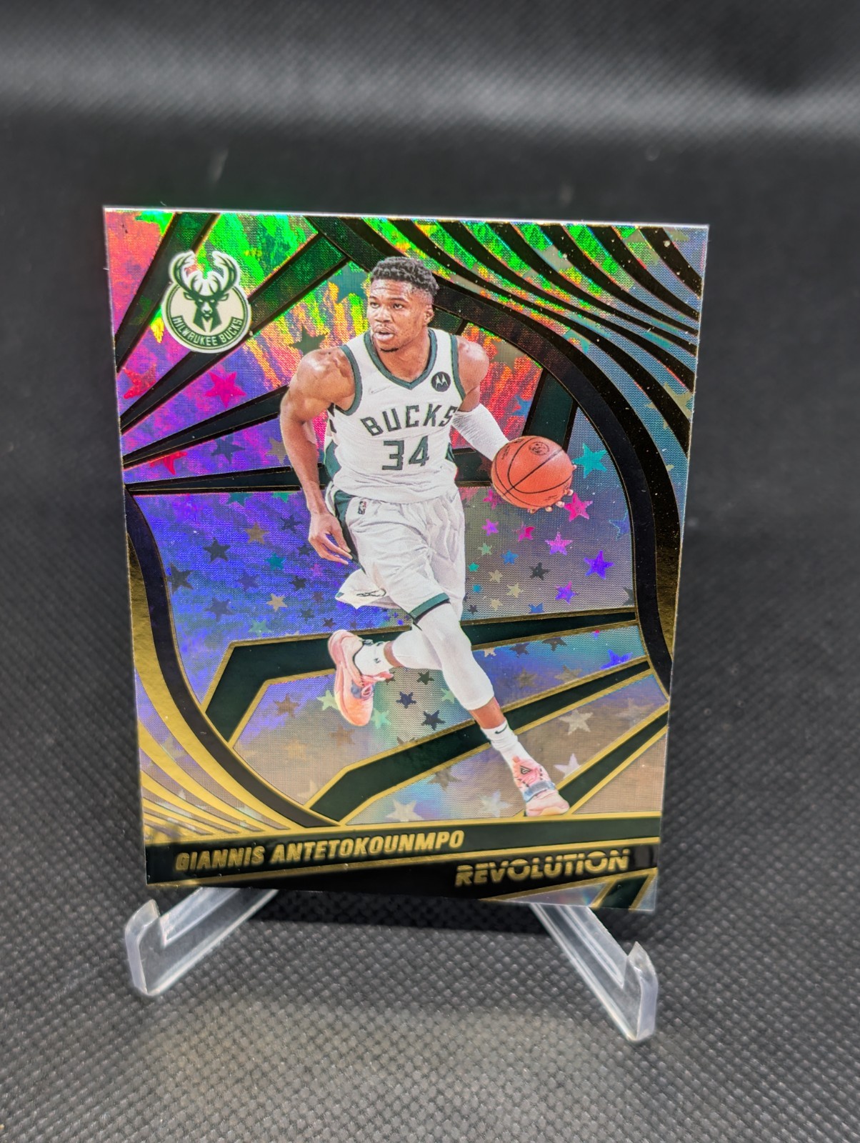2021-22 Panini Revolution - Giannis Antetokounmpo #4 Astro