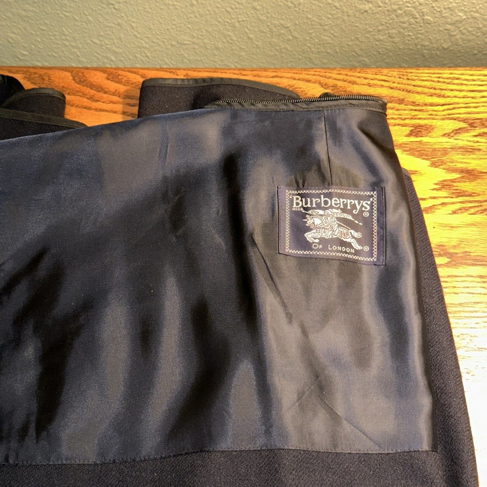 VINTAGE MENS BURBERRYS TRENCH COAT, 40 REG, Removable Wool Lining and