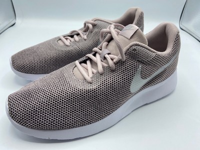 nike tanjun se womens