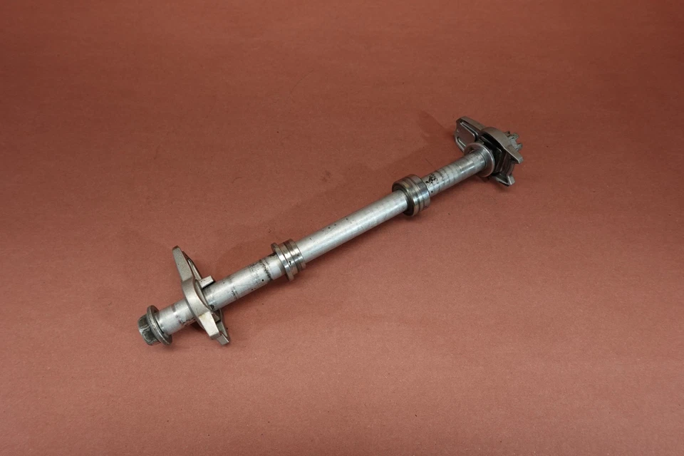 Llanta trasera Kawasaki ER650 ER-6N 2009-2011 eje trasero pivote perno Foto 2 de 4