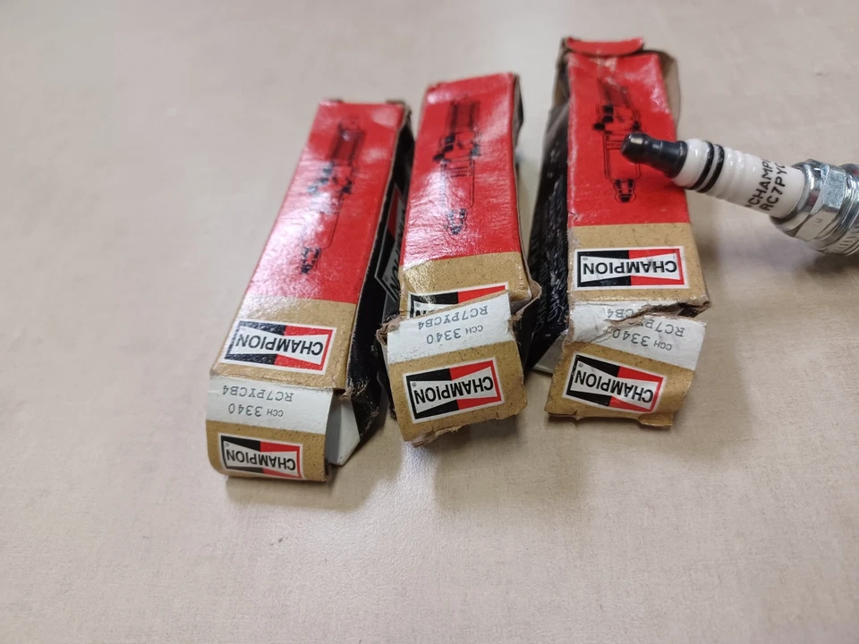 Set of 4 - Champion Platinum Power  Spark Plugs, RC7PYCB4 - 3340 - Image 2 of 2