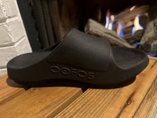 OOFOS Unisex Classic Black Comfort Slides M6/W8