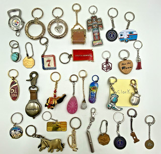 31 Key Chain Lot. Lot 353