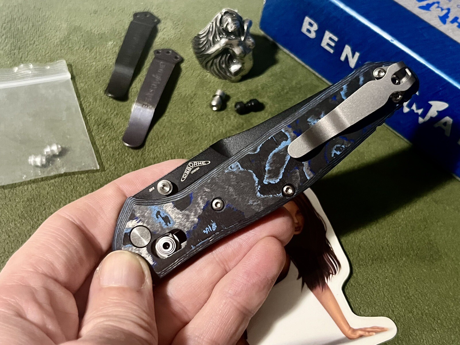 Benchmade Osborne 940 M4 CF BLUE Carbon Fiber, Titanium Hardware
