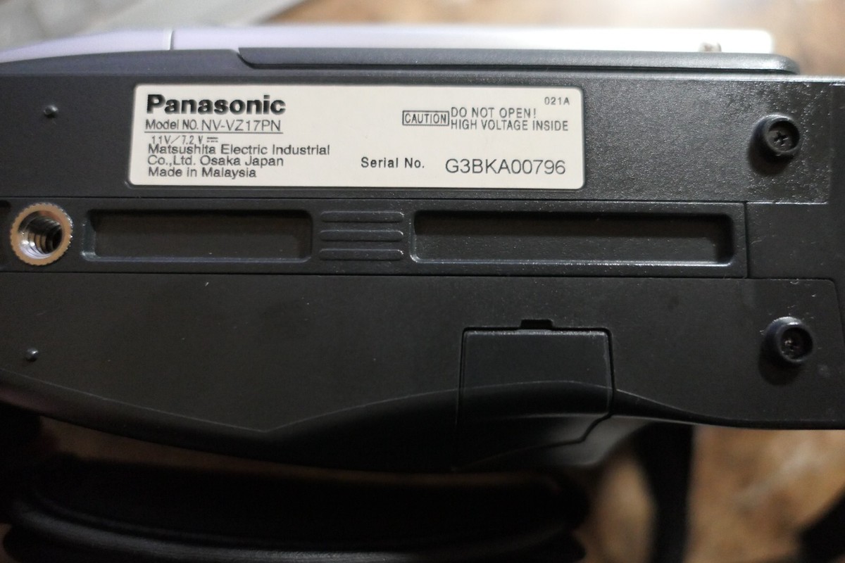 PANASONIC NV-VZ17PN VHS-C 700x Digital zoom Camcorder w/ Genuine