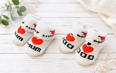 2 Paar!!! Babysöckchen '' I love Mum & Dad '' im Set Baby Geburt Taufe Zwillinge