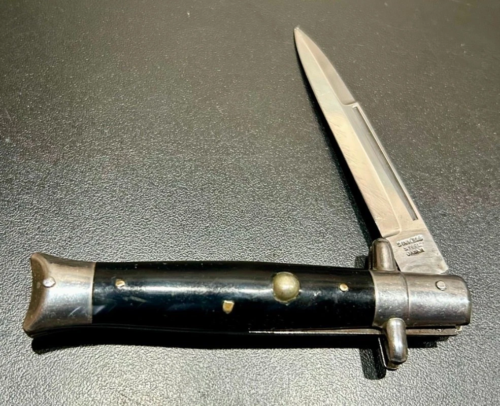 Valor Ambidextrous Collectible Knives, Swords, Blades, Armors