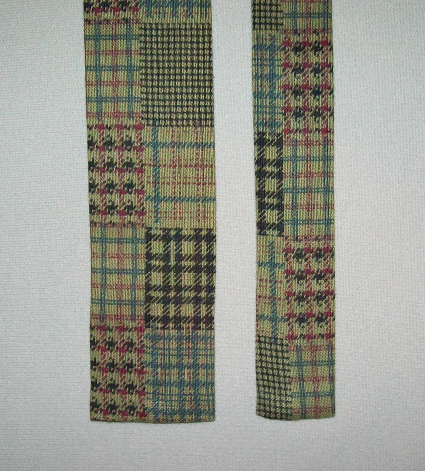 Antigua De Colección Años 50 Extremo Cuadrado Ajustado Corbata Tela Patrones Gris Rojo Azul Marca Gallo Foto 3 de 4