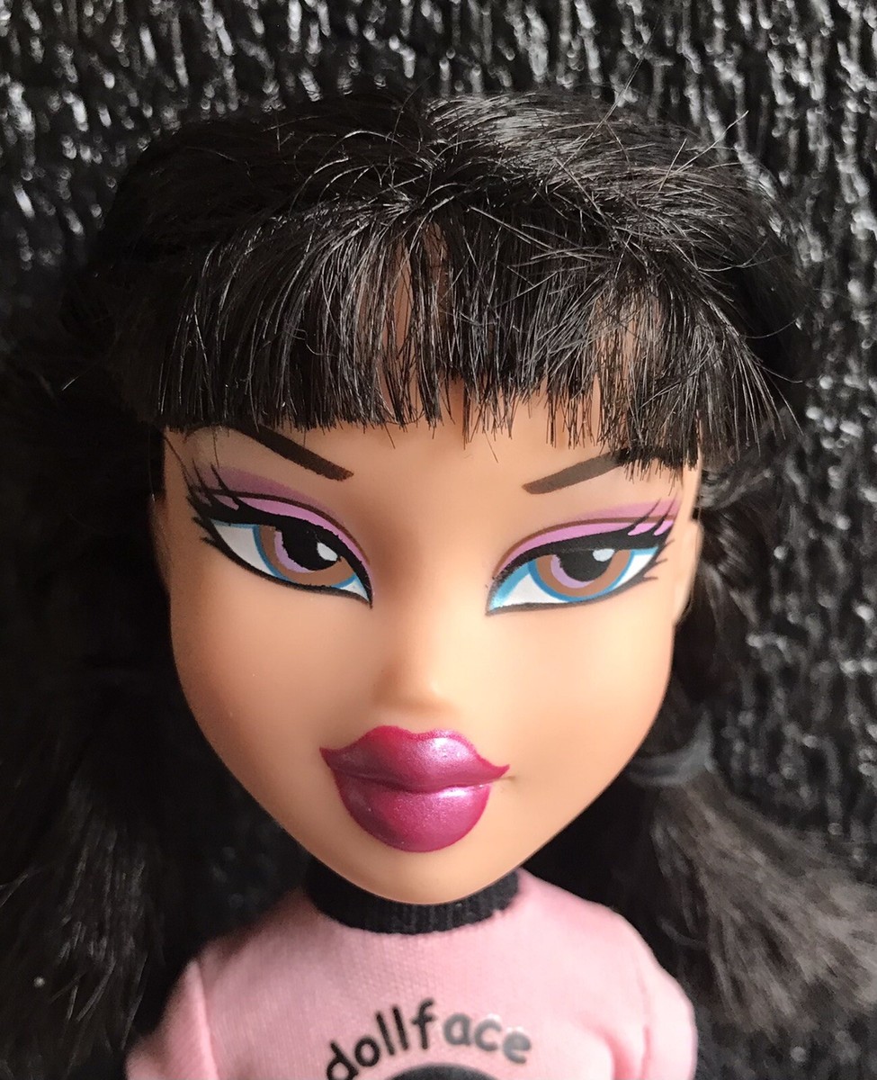 BRATZ 10” DOLL, STRUT IT! JADE w/CUTE BRATZ OUTFIT, 2002