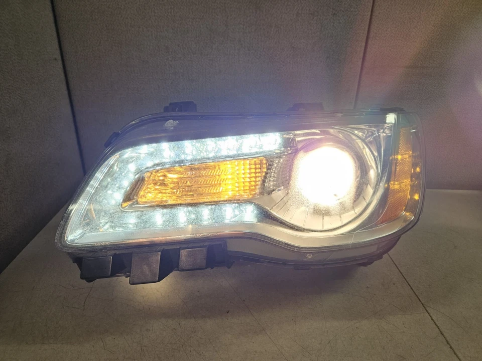 Chrysler 300 LH 2011-2014 conductor luz halógena lámpara bisel cromado LED DRL Foto 4 de 4