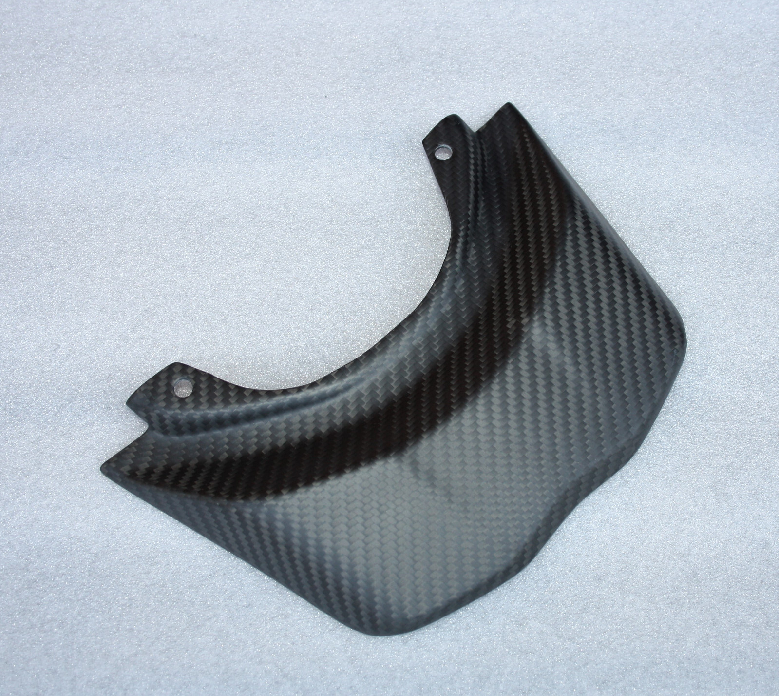 Pointe de coque arriere carbone mat Yamaha MT 10 allegee et anti UV