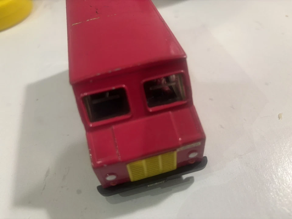 Vintage 1989 ERTL Batman The Joker Van DC Comics 4.5” metal - Image 4 of 4