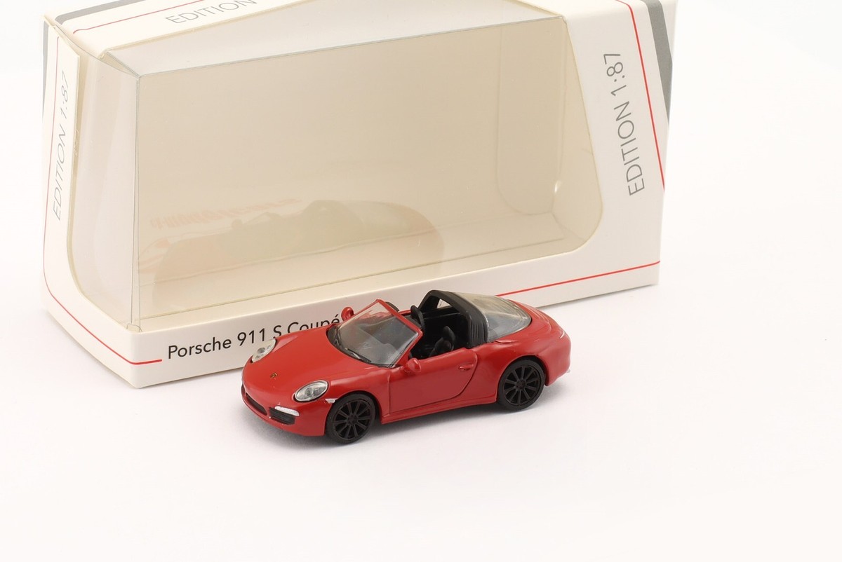 シュコー　ポルシェ 911 GTS レッド 1/18 ミニカー 1/18 Schuco 911 Carrera GTS Hardtop (Red) Diecast Car Model