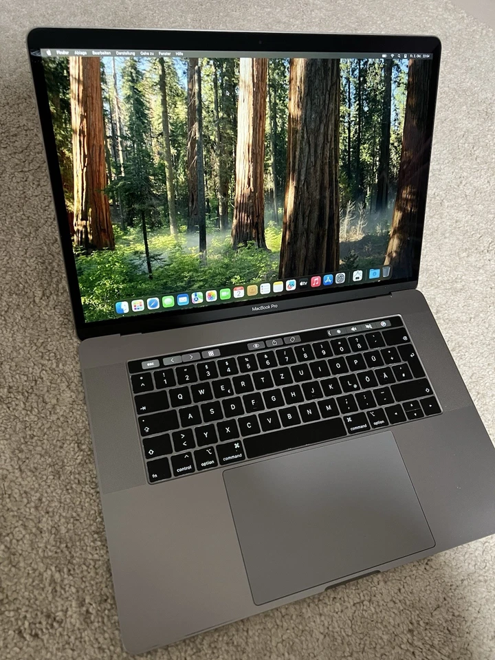 Apple MacBook Pro 15" 2018 · i7 · 16GB · 512GB, Foto 1 von 5