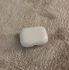 Apple MagSafe USB-C Charging Case for AirPods Pro 2nd Gen A2968 CASE ONLY