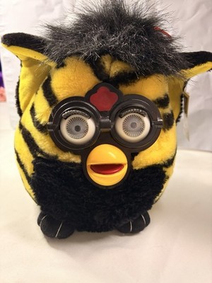 VTG 1999 Nanco FURBY Large Stuffed Toy Plush Bee Tiger Yellow Black Stripe NWT