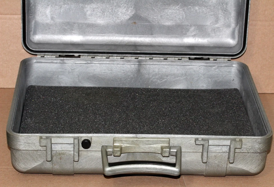 ЧРЕЗВЫЧАЙНО РЕДКАЯ КАМЕРА NIKON NIKONOS ВОДОНЕПРОНИЦАЕМАЯ ВОДОНЕПРОНИЦАЕМАЯ БОЛЬШОЙ ЧЕХОЛ СЕРЕБРИСТАЯ - Изображение 2 из 3