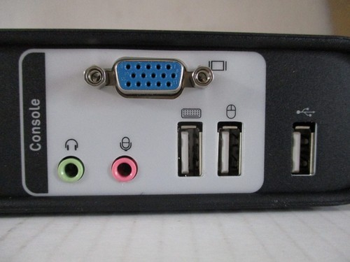 Belkin F1DS102Lea Commutateur KVM de bureau 2 voies USB/VGA noir - - Photo 6/13