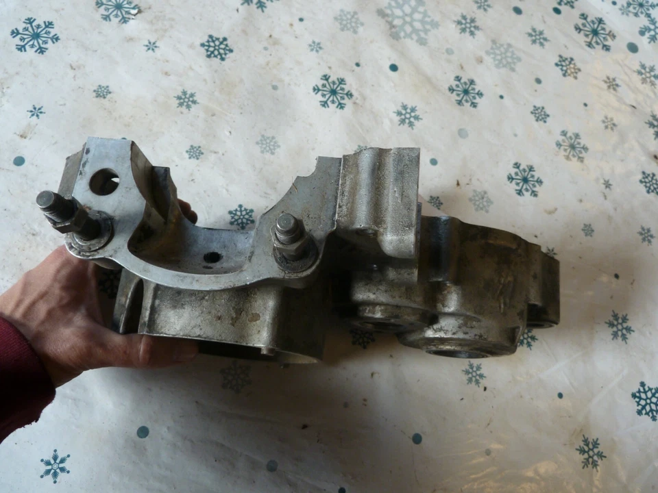 TM 250 CAJA MANIVELA LATERAL IZQUIERDA 1996 CIRCA  Foto 4 de 4