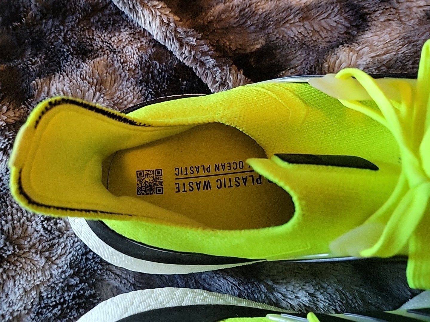 SAOLA Scarpe da corsa Adidas Ultraboost 22 giallo solare GX6639 uomo taglia 11 molto belle!!