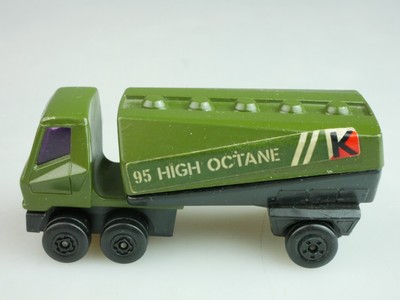 63-B Freeway Gas Tanker - 57012 Matchbox Superfast Lesney