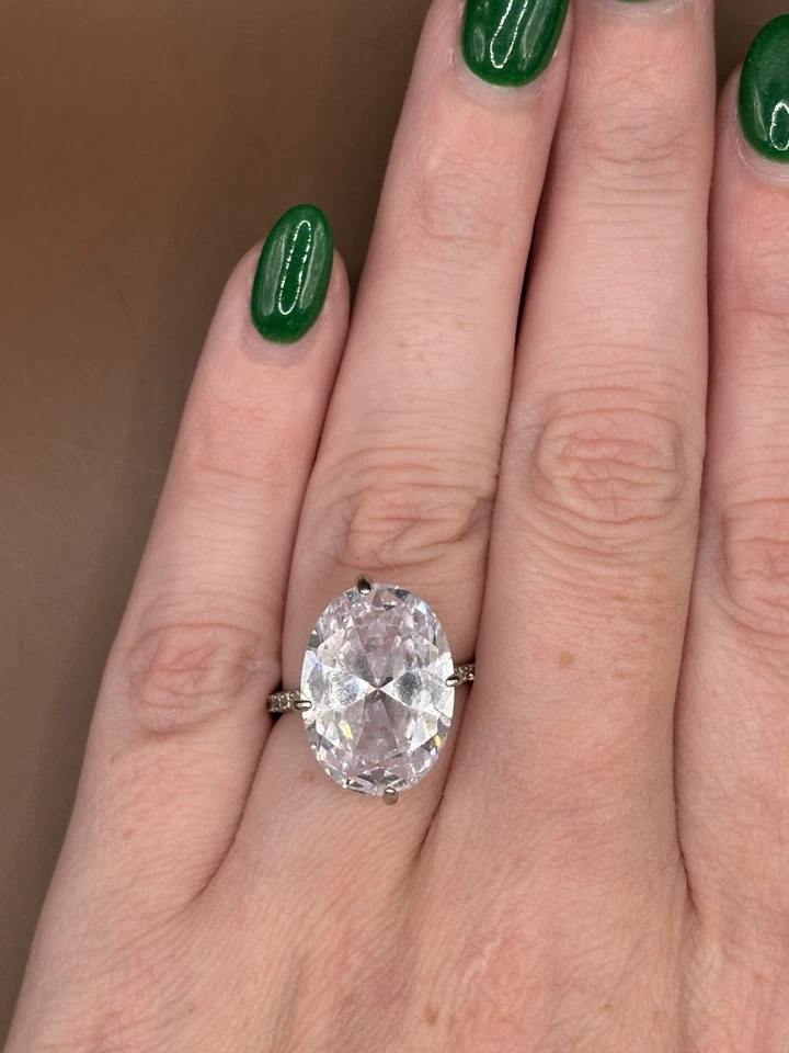 Enorme anillo de cóctel ovalado circonita cúbica - tono plata - talla 8 - anillo llamativo Foto 4 de 4