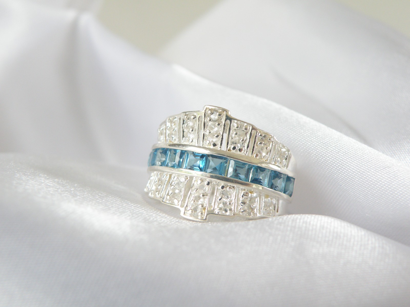 Vintage Sterling Silver 925 Channel Set Natural Heated Blue Topaz Ring Size 6
