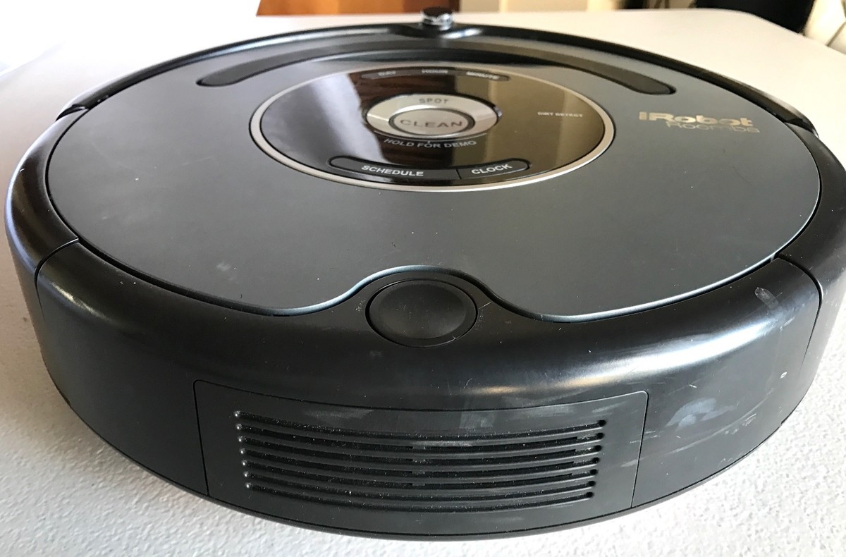 iRobot Roomba 550 FOR PARTS or REPAIR ONLY - turns on but won't