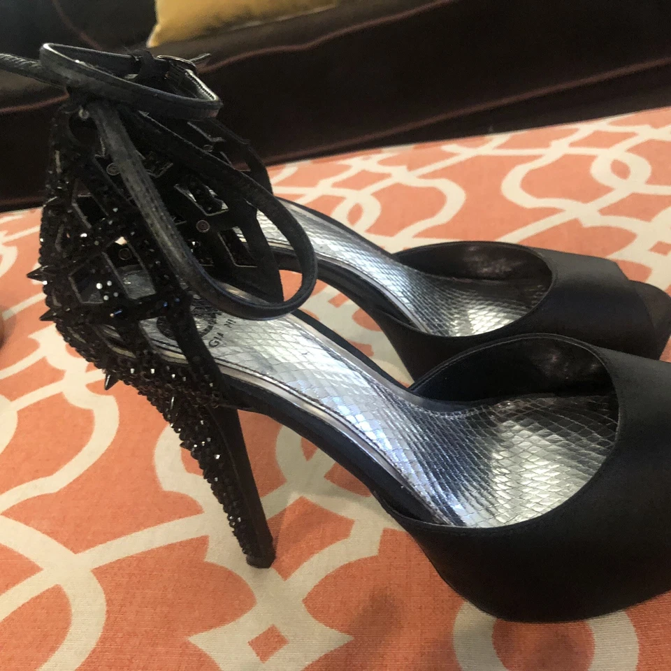 GB Women's High Heels Studs Black Shoes / Sandals - Size 6.5 M - Image 4 of 4