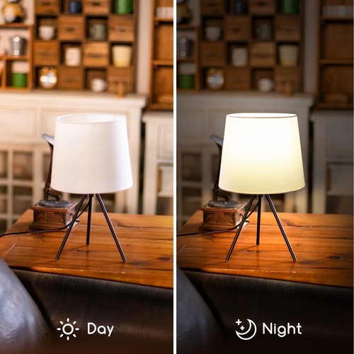 LAMPADA DA TAVOLO COMODINO MODERNA IN METALLO E TESSUTO TREPIEDE AIGOSTAR - Foto 4 di 10