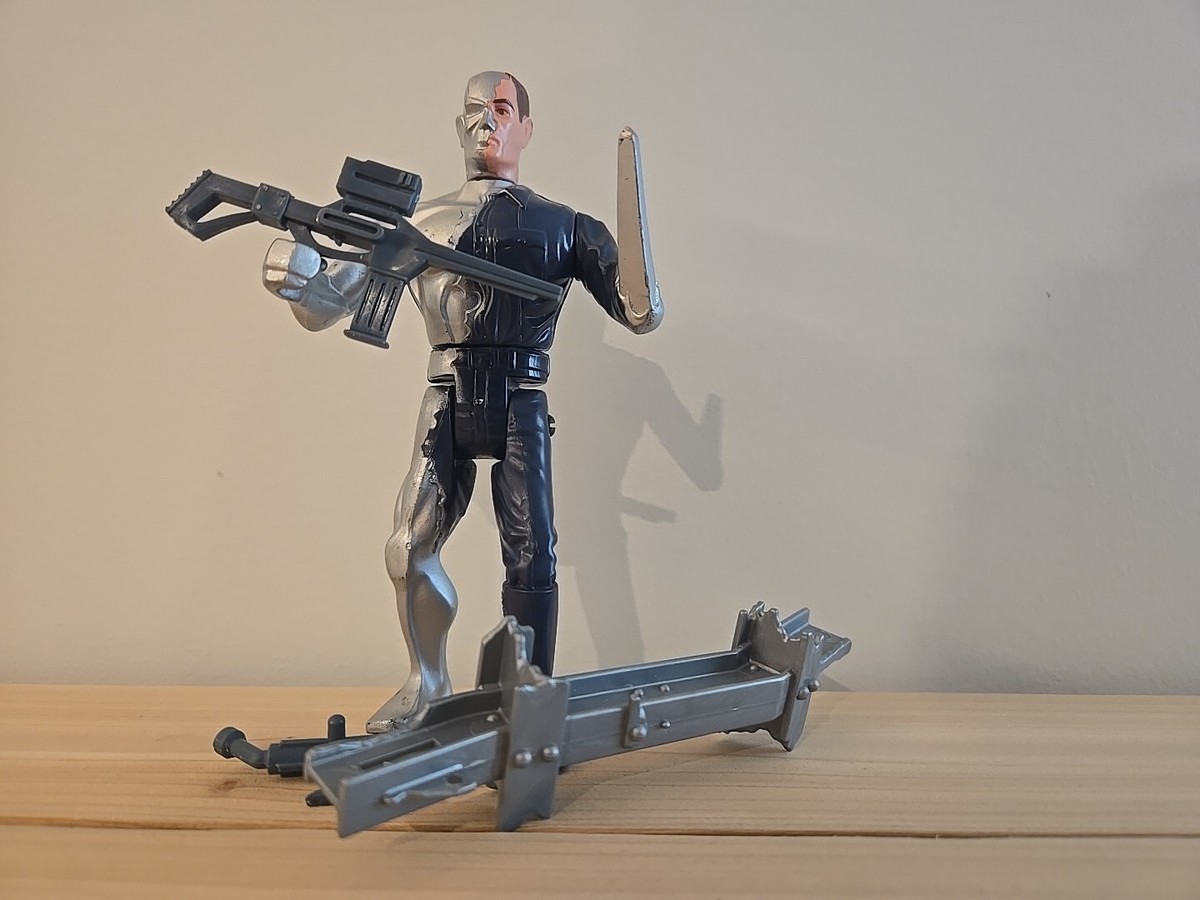 1991 Kenner Series 1 Terminator 2 Exploding T-1000 Complete with