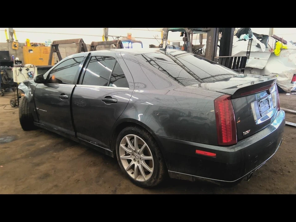 (LOCAL PICKUP ONLY) Trunk/Hatch/Tailgate V-series Fits 07-09 STS 6673693 - Image 2 of 4