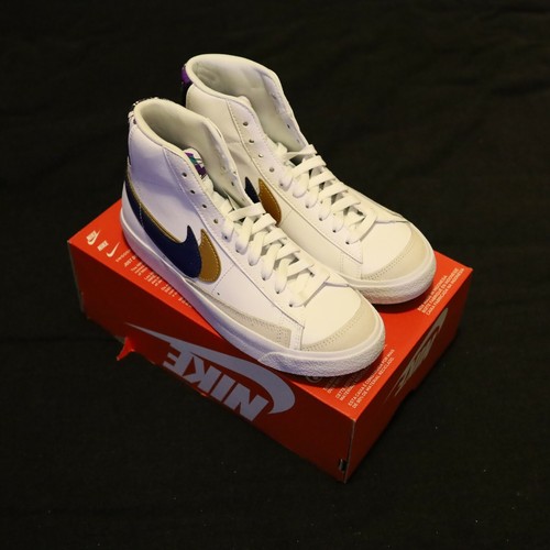 Double Swoosh - White Gold Blue Void 