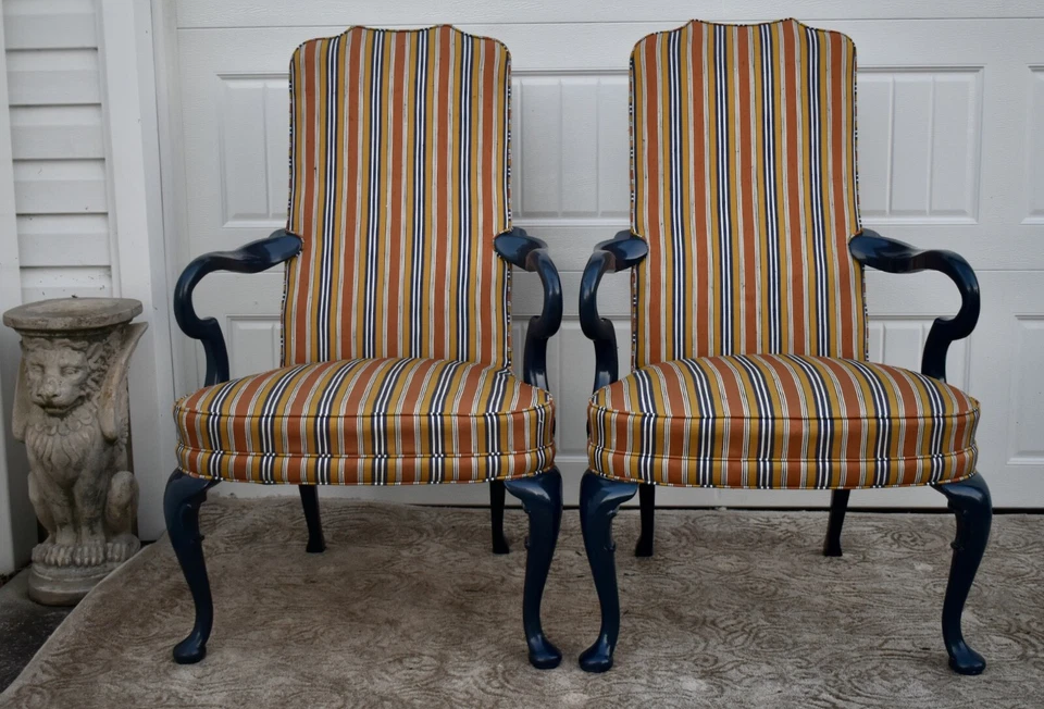 Par de sillas vintage de nogal americano estilo regencia Hollywood sillas decorativas Foto 2 de 4