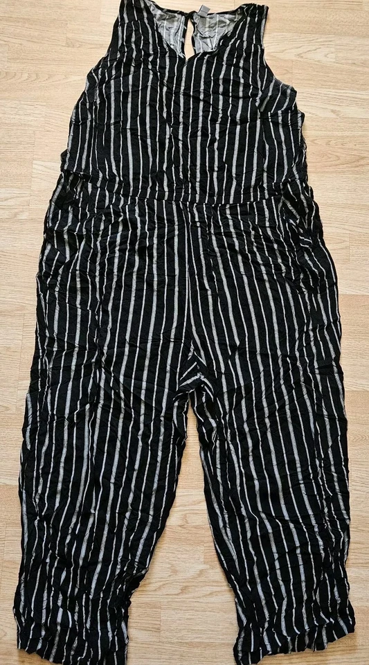 Mono mameluco de mujer Old Navy talla grande 3x a rayas negras con bolsillos Foto 3 de 4