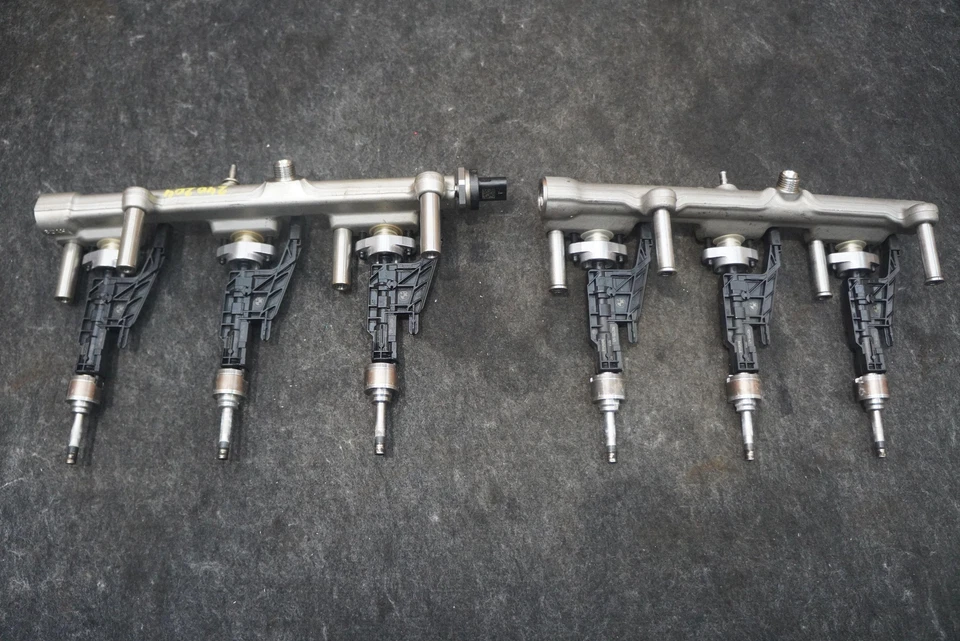 Juego de 6 inyectores de tubo de riel de combustible de alta presión 13538656548 OEM BMW M240i G42 2023 Foto 3 de 4