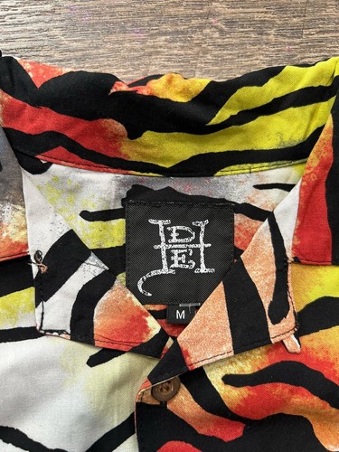 Camicia uomo Ed Hardy taglia media stampa artigli di tigre 100% rayon con bottoni nuova - Foto 4 di 7